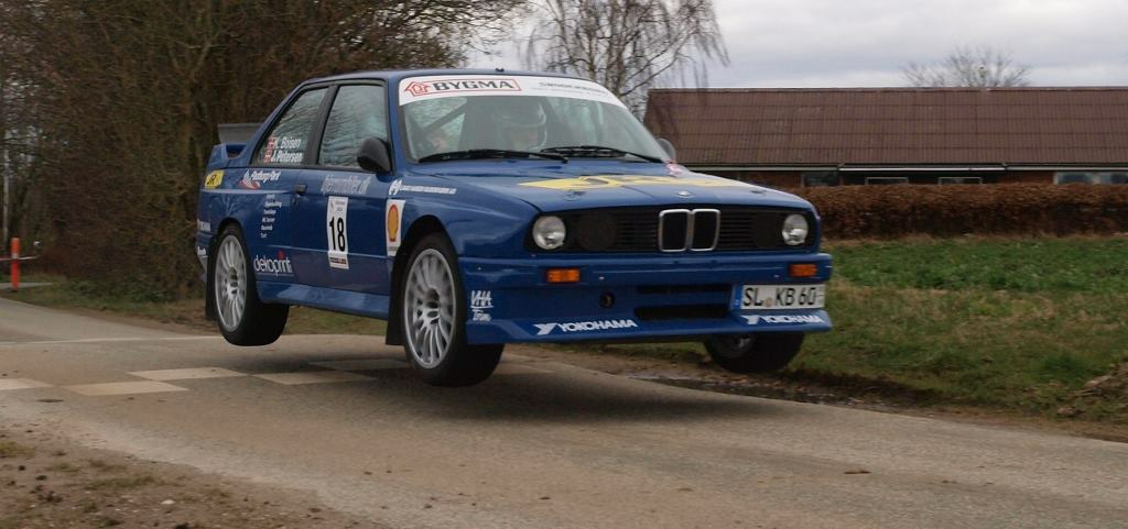 Så er rallysæsonen 2015 i gang. Bilen er gennemgået fra A-Z og motoren er nyrenoveret.